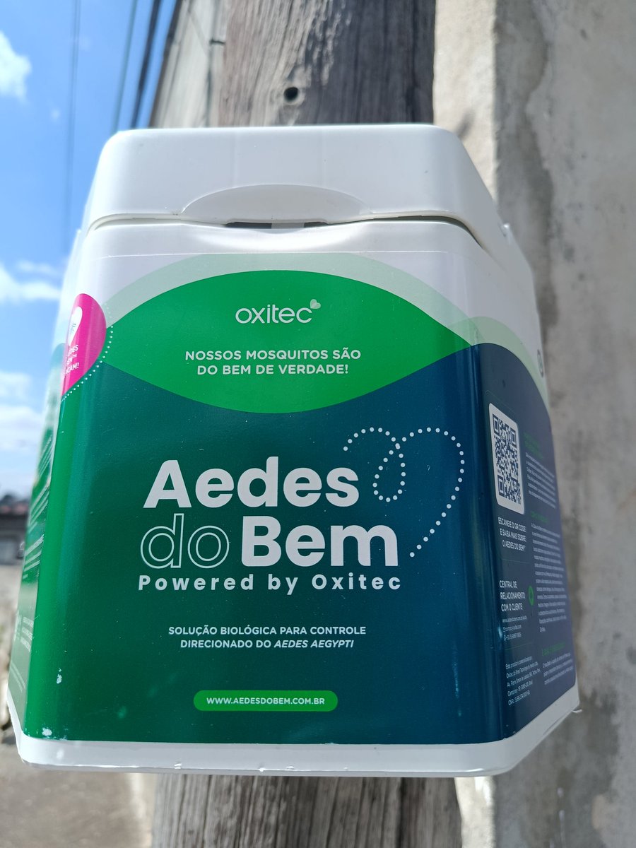 Vocês já viram essas caixinhas espalhadas aí no seu bairro?

Trata-se do projeto "O Aedes do Bem".

É uma tecnologia da empresa Oxitec que utiliza mosquitos Aedes aegypti machos geneticamente modificados para controlar a população do mosquito transmissor da dengue.