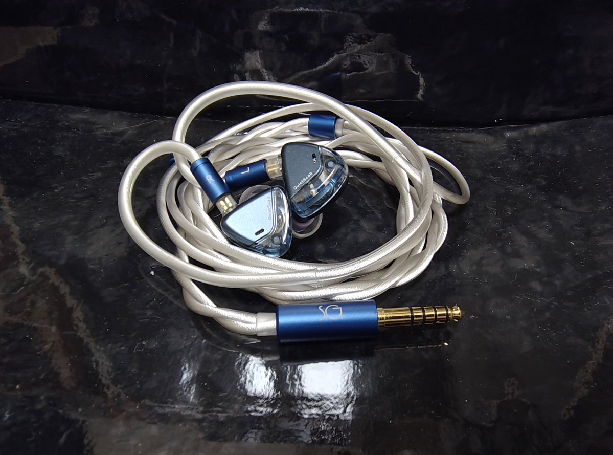 カワビイ tweet media