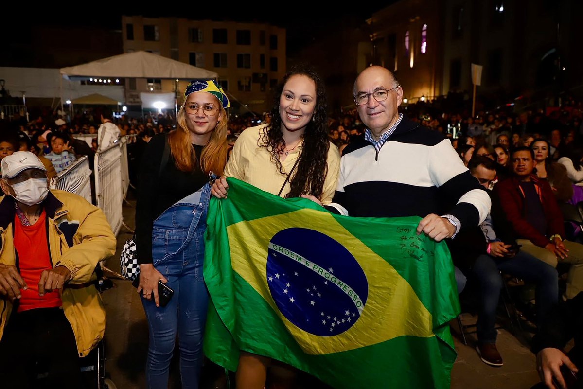 estrelladeluz tweet media