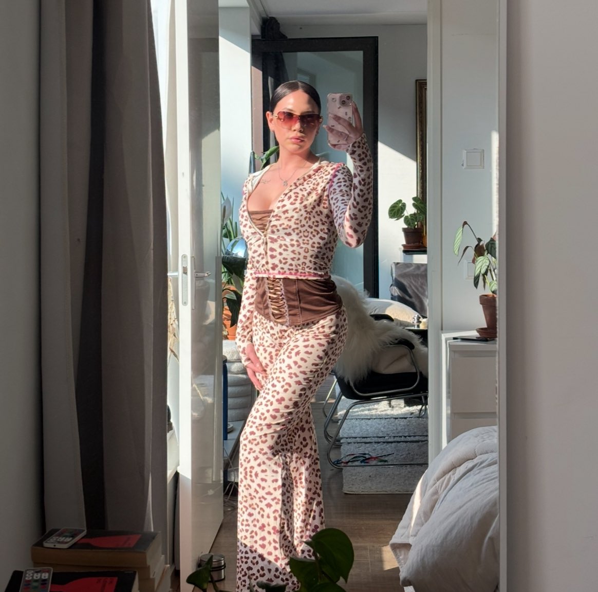 Queenvjeraa's tweet photo. Ik loop over je heen met mijn hakken

zonder dat je iets zegt 

Het enige wat je mag zeggen is dankjewel goddess

zoals het hoort

paypig findom findomnl sub femdom goddess tribute https://t.co/I615hcxnwm