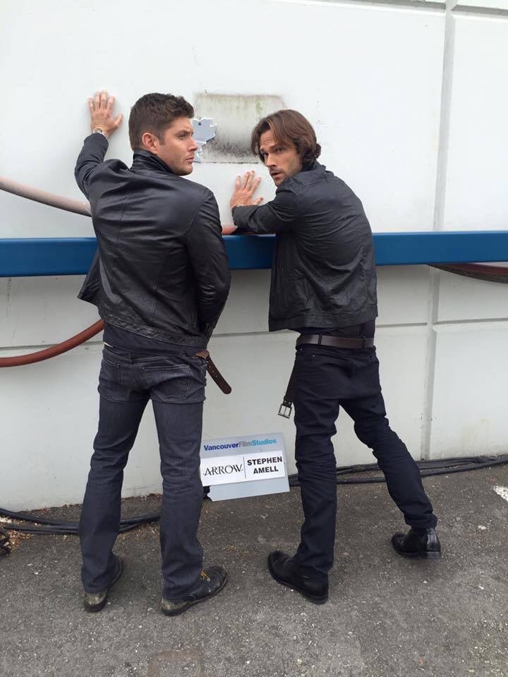 J2 archive tweet media