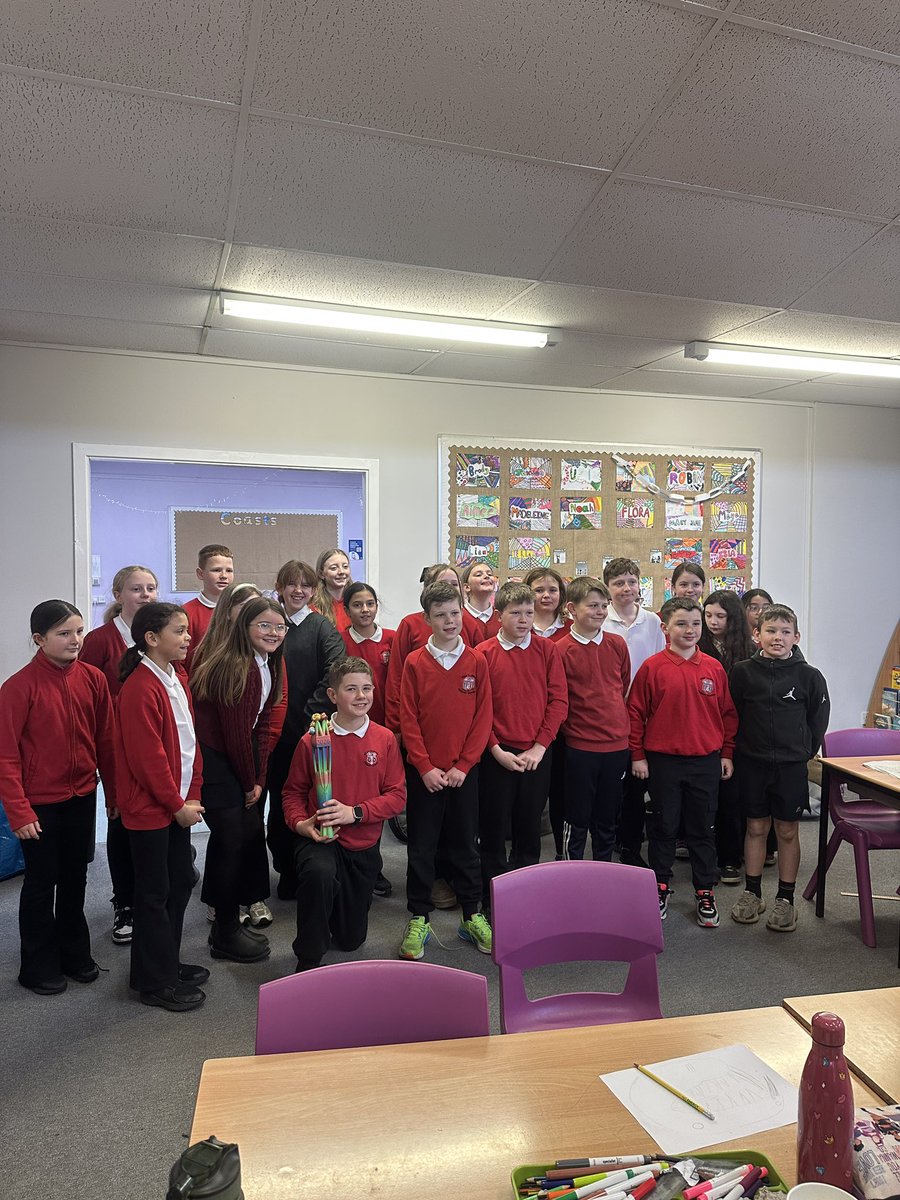 ASArdrossan's tweet photo. #NAPlaygroundToPodium 💛🖤

Amazing few days at @WestKilbridePS for our @Glasgow_2026 celebrations 🏴󠁧󠁢󠁳󠁣󠁴󠁿

🟡 P1 - P7 presentations
⚫️ Sports Council led
🟡 Handovers @stpeterspsna @ASStMatthews &amp; @ASLargs 

We are ready Scotland! 👀

#WKPSvaluessport @NAActiveSchools https://t.co/8WNiaqdAoo