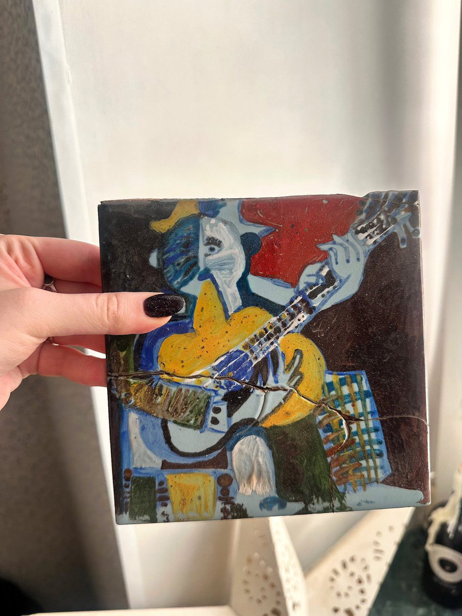 многоокое tweet media