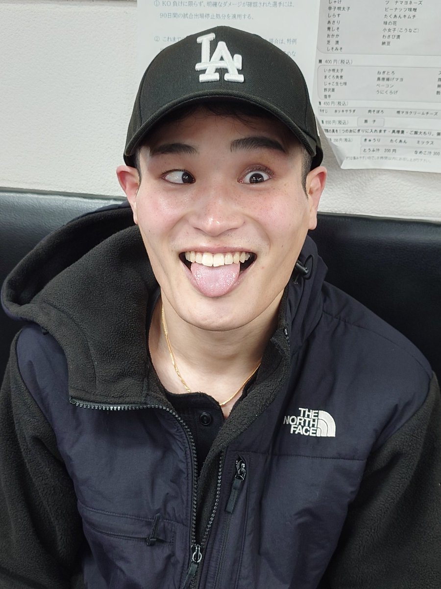 ボクシングジムトレーナー　佐藤 tweet media