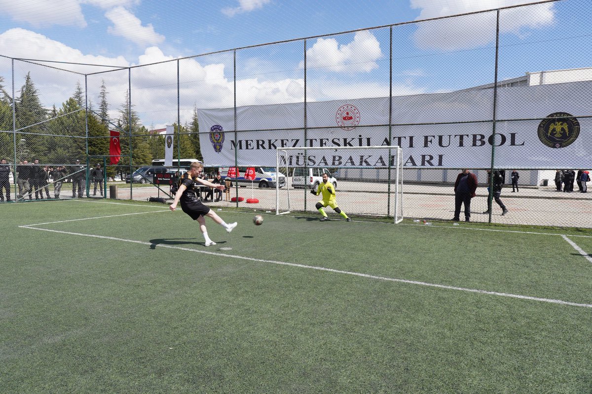 Polis Akademisi tweet media