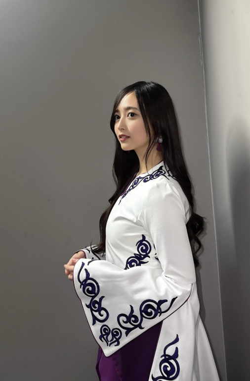 ぽんた◢⁴⁶🍠🍠🍠 『量産型リコ』🤖『OUT』👊『死ぬバズ』📱『ノンレムの窓』🪟 tweet media