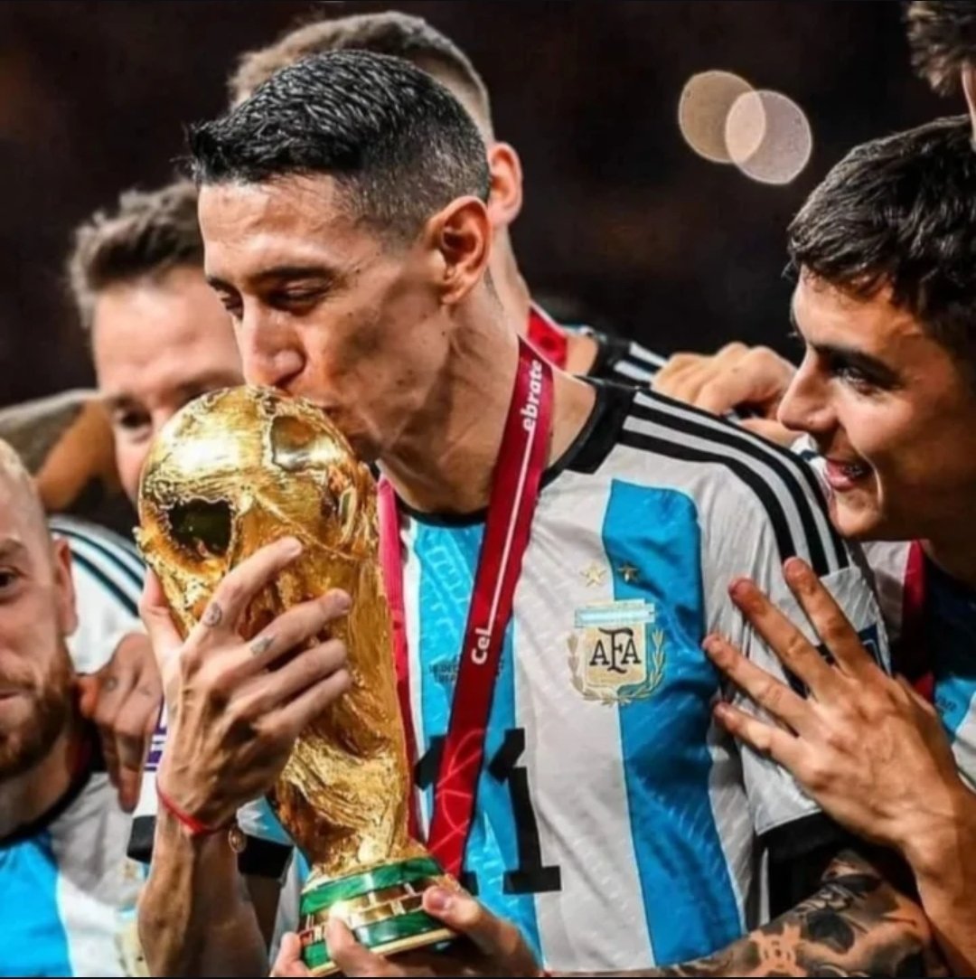 NachoPiedra22's tweet photo. Te vi llorar , te vi chocar contra la pared una y otra vez, te vi hacer terribles goles  , aun asi nunca nos abandonaste , danos una ultima jugada , dejanos verte una ves mas c el numero 11 con la celeste y blanca 
#angeldimaria https://t.co/vp5mYNpGiZ