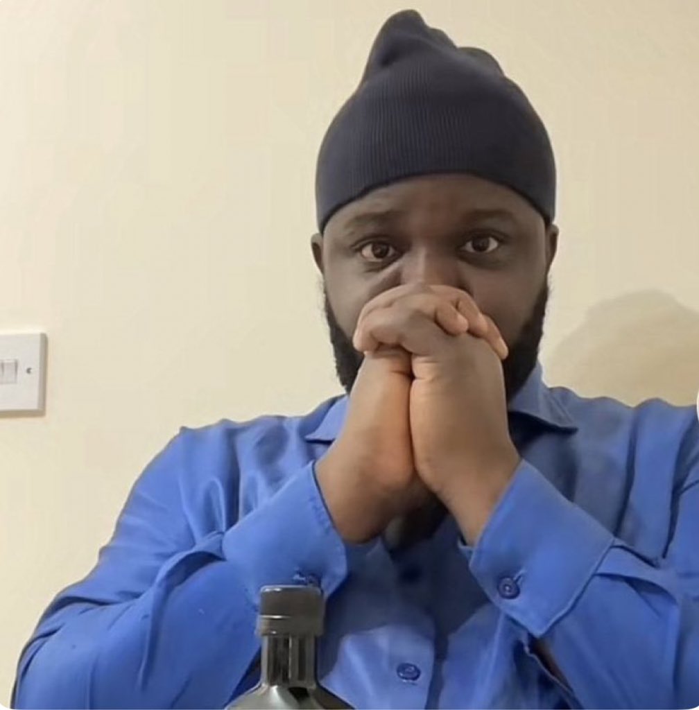 Dav Walker tweet media