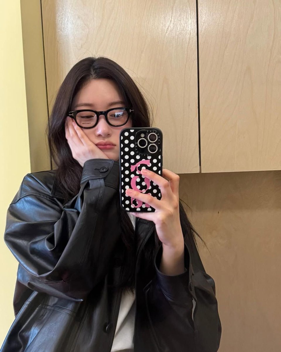 vallinyong's tweet photo. jaeyong few tweets au

unlocked character; shirene atashia as moza's lil sister https://t.co/gaVCfRs9SB