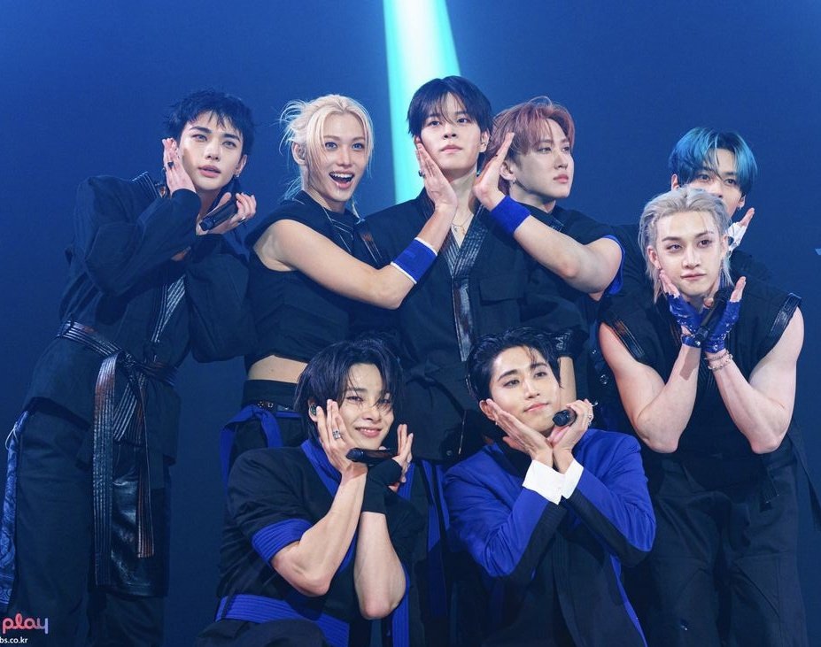 SKZ Crave tweet media