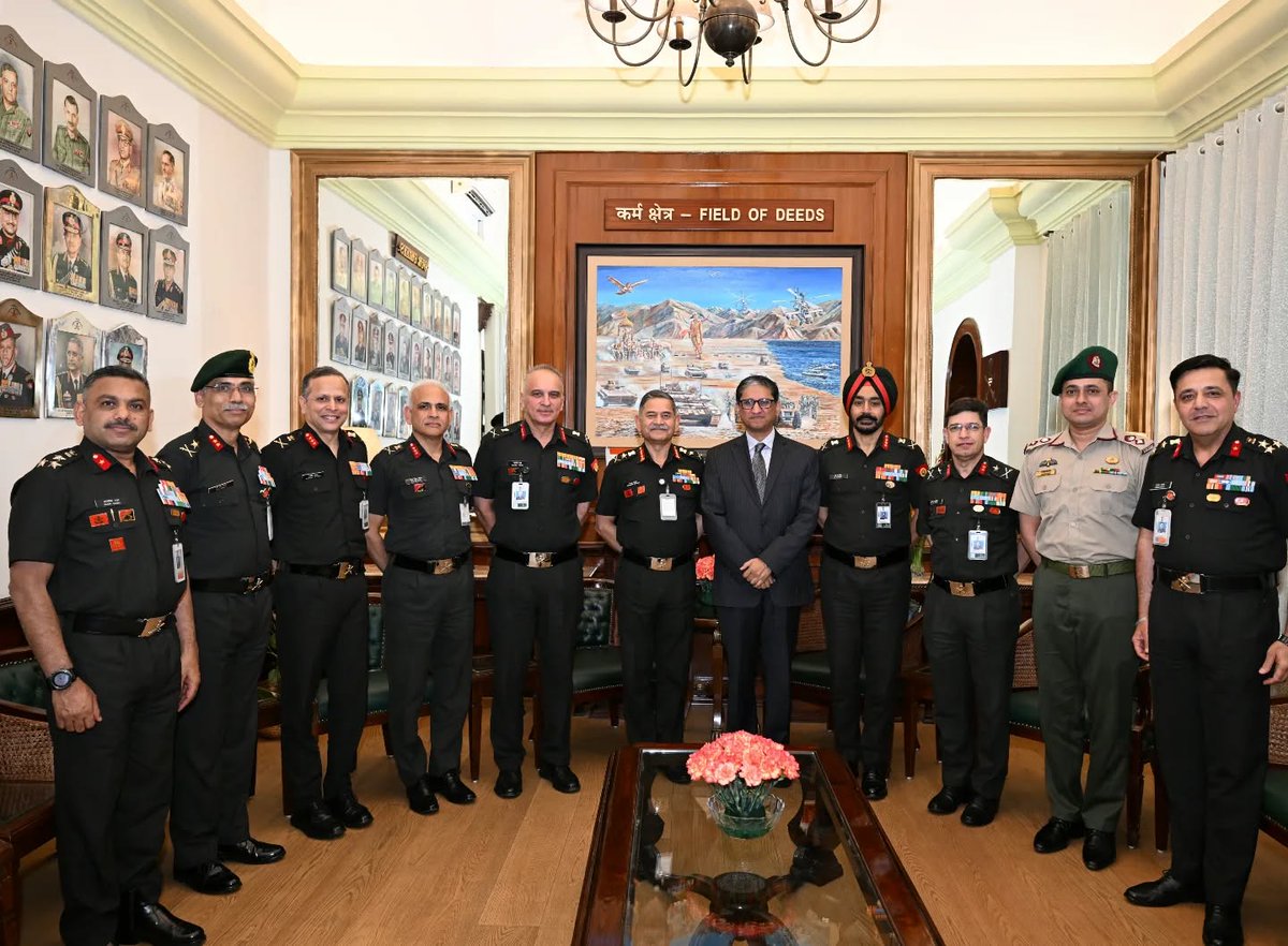 TanviGhosh8345's tweet image. Strengthening trust through engagement.
H.E. Mr M Hamidullah met #GeneralUpendraDwivedi to explore deeper defence ties and cooperation.
#COAS #SecurityCooperation #Peace #IndiaArmy 
#SupremeCourt