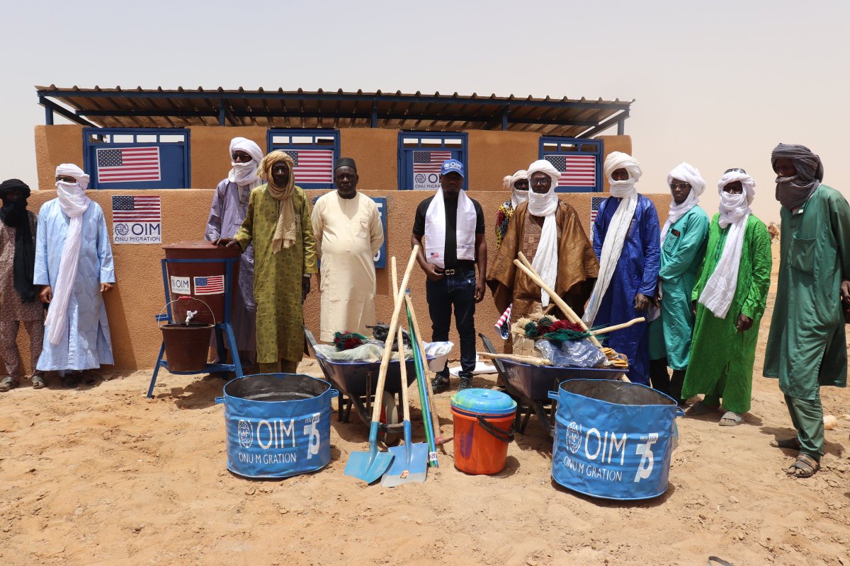 OIMMali's tweet image. 📍Gao | L’OIM a construit 2 blocs de latrines durables (3 cabines + 1 douche chacun) sur le site des PDIs d’Aldjanabandia Extension.
Financé par le Gouvernement des États-Unis, ce projet améliore l’accès à des services d’assainissement sûrs et dignes pour 150 bénéficiaires.
#WASH
