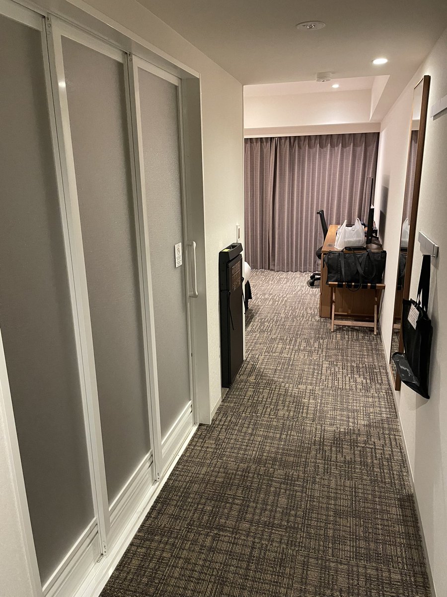 yutami_usami666's tweet photo. 初めての山形出張
風呂トイレ別ホテルでまさかの
バリアフリーの選択
見事に入浴剤使えず終了
地域貢献の為に地域密着型の居酒屋
探して牛すじ(餅入り)美味し

また秋頃👋 https://t.co/VoiZakf5jm