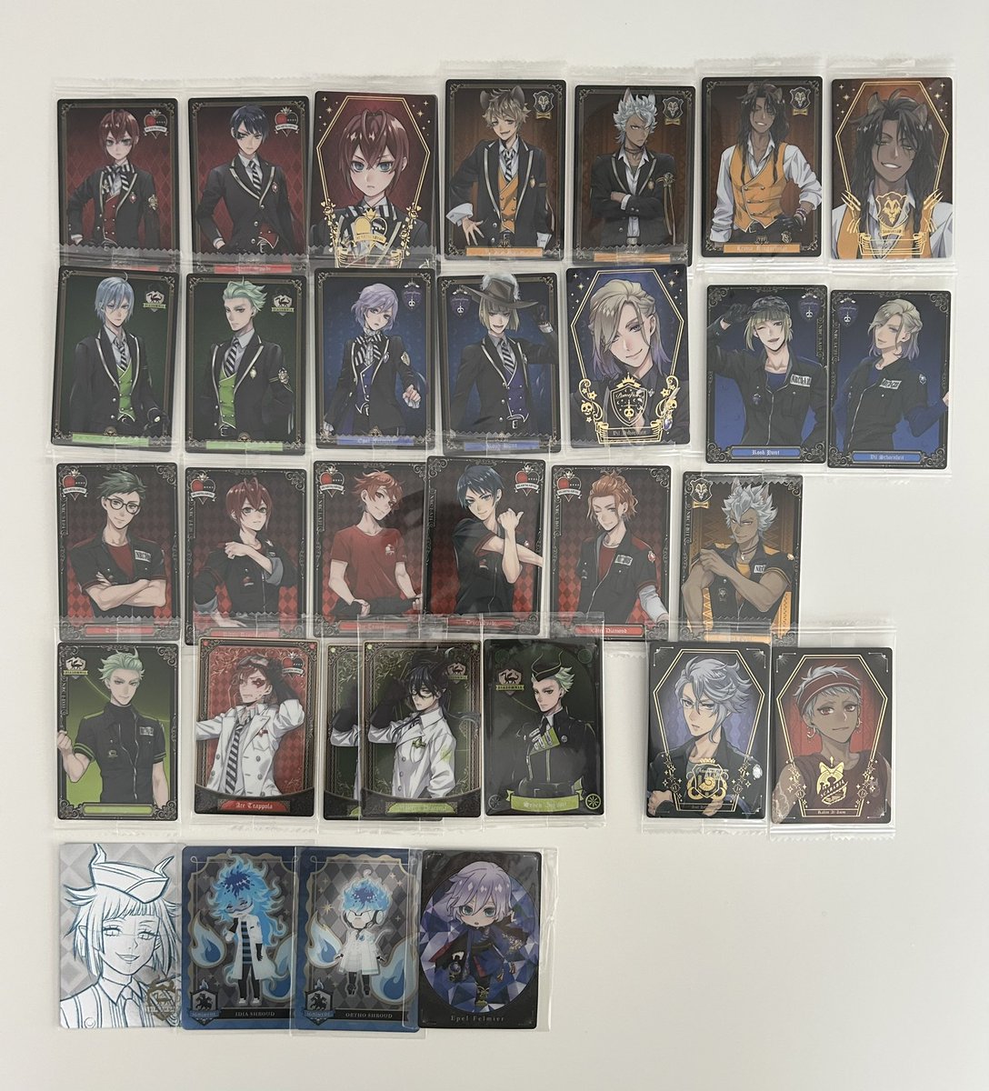 aopusi_tr's tweet photo. ツイステ　ツインウエハース　交換

求）ブルーム　Nイデア/Nマレウス

譲）デュース　ジャミル　カリム　オルト　過去弾等写真1〜3

郵送または池袋新宿手渡し、よろしくお願い致します。 https://t.co/CVq9Ih81QH
