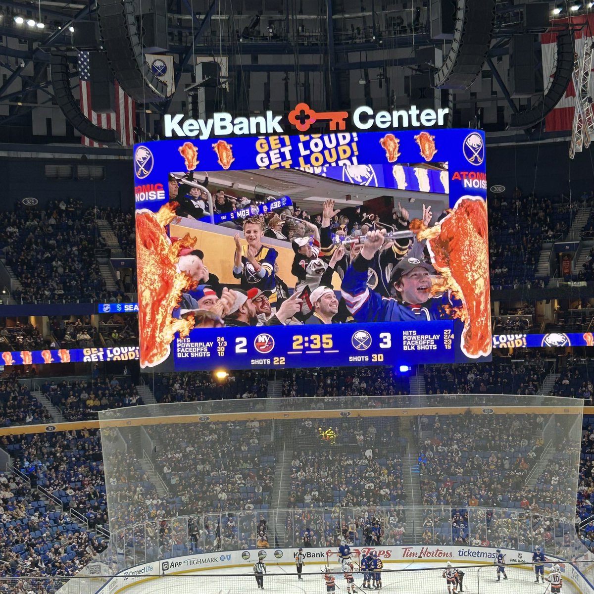 TheOriginalRizz's tweet photo. Will the wings get even louder for the playoffs? @OwenP29 https://t.co/WQJis4xsLs