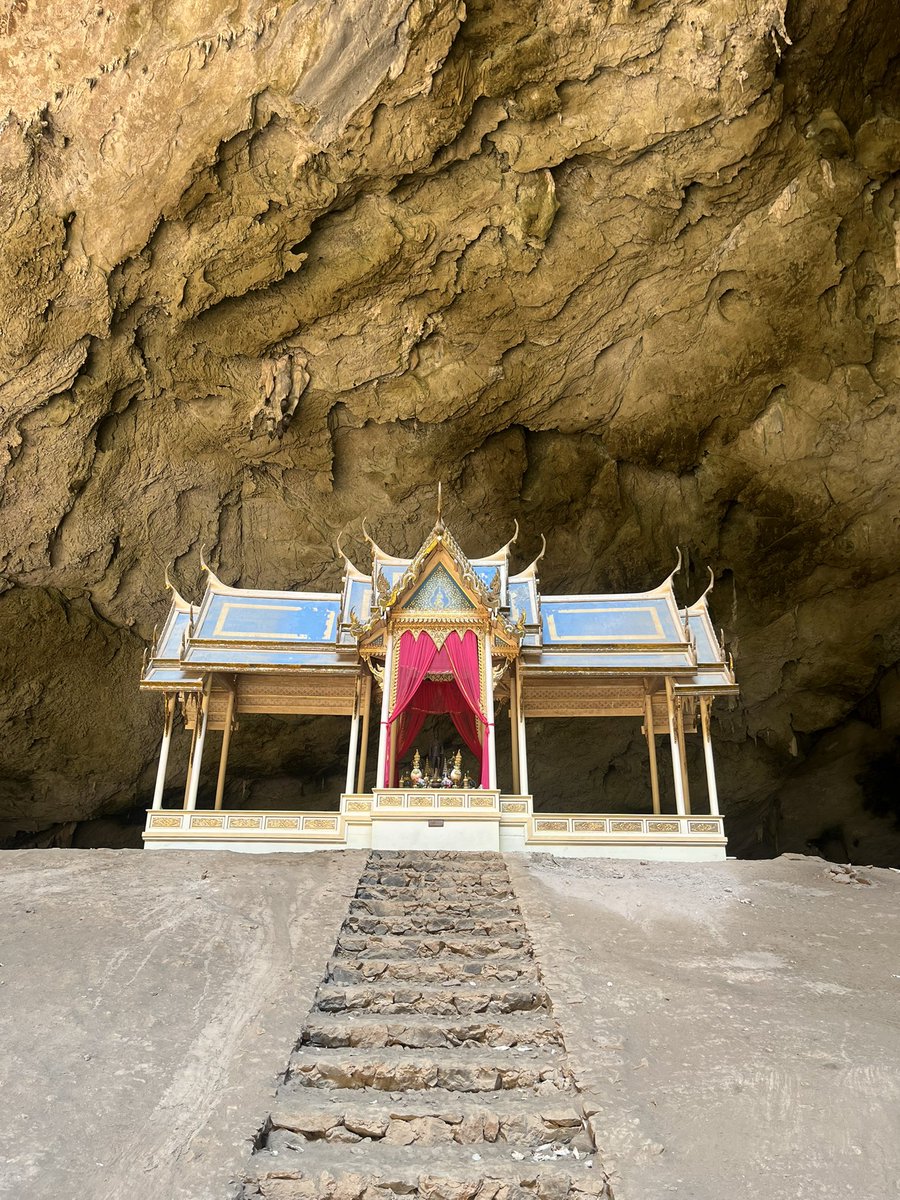 nancybell45's tweet photo. #PhrayaNakhonCave @Thailand https://t.co/CBzhBo2fpz