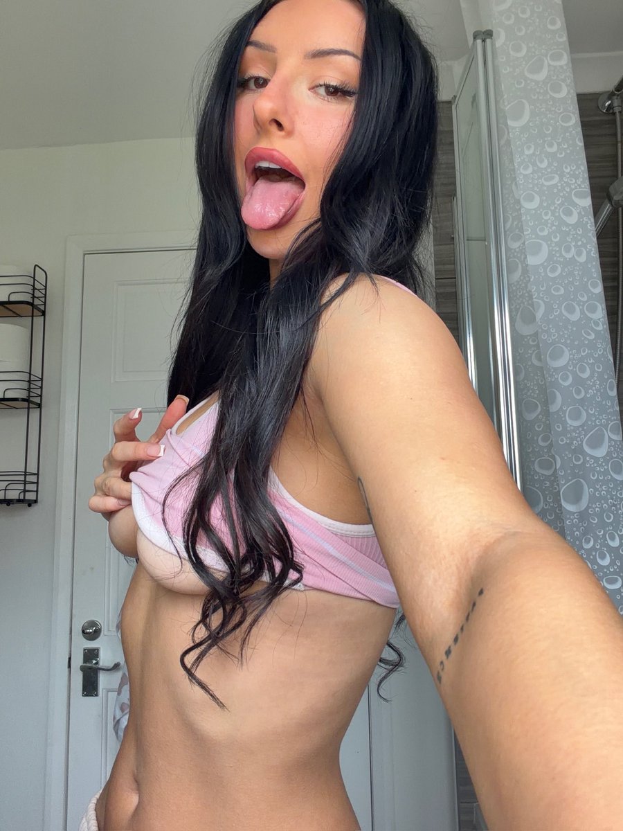 Courtney tweet media