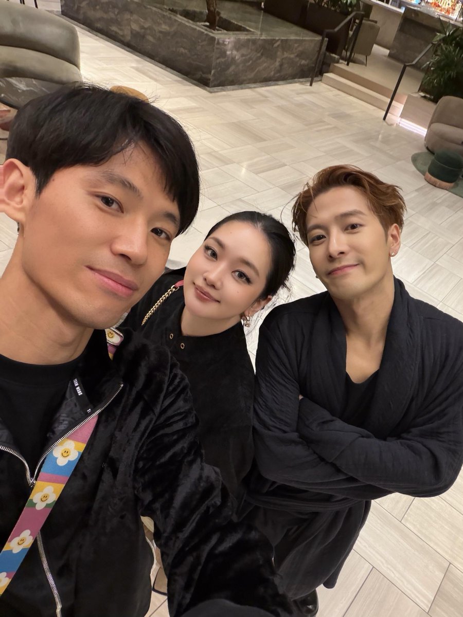 [XHS] 260402 Ambrass

📸 With Jackson Wang backstage at #MAGICMAN2inLA

#MAGICMAN2WorldTour
#JACKSONWANGWORLDTOUR
#JacksonWang #王嘉尔 #잭슨
