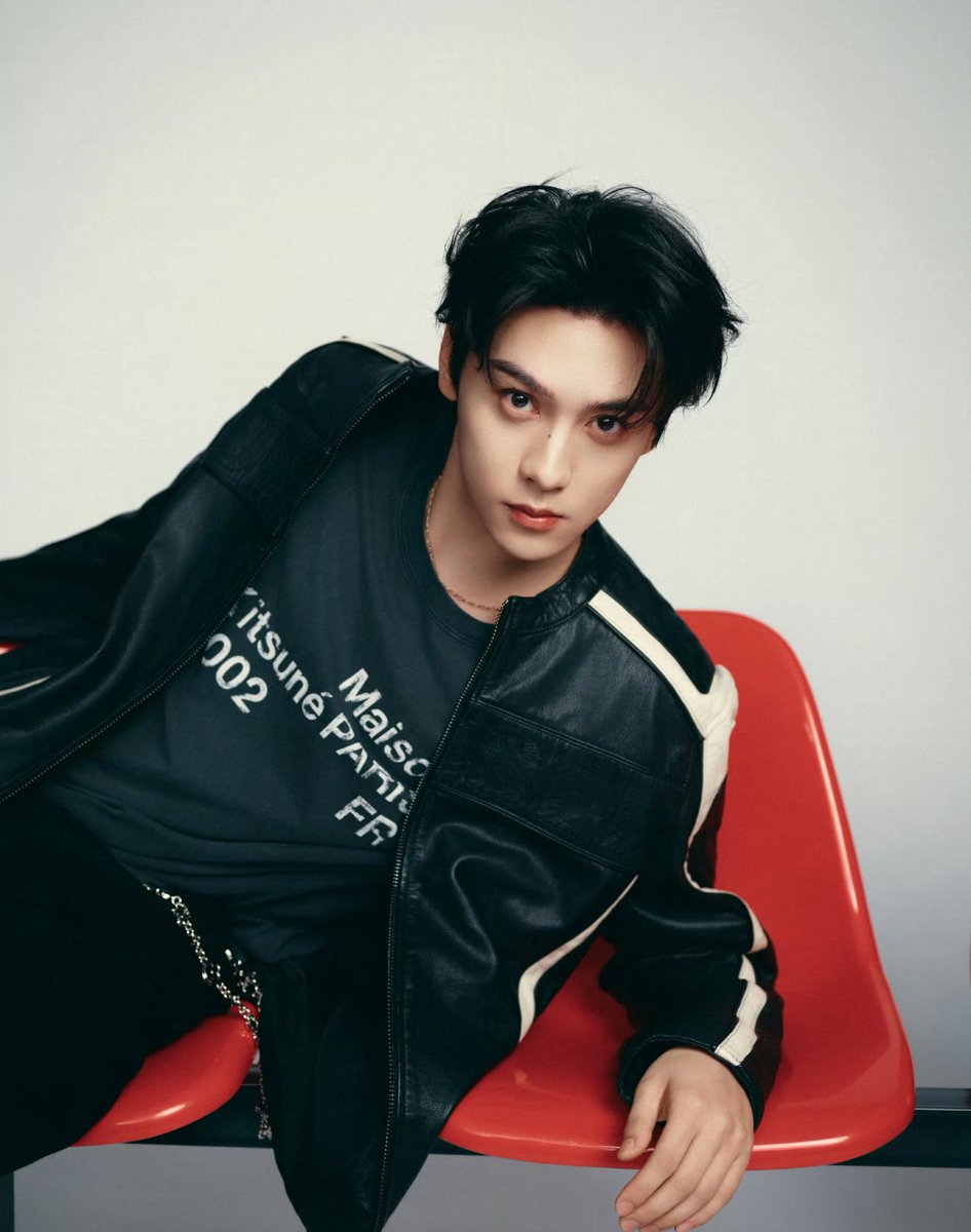 TIAN HAVE POSTED HIS TODAY LOOK ON WEIBO😭😭😭