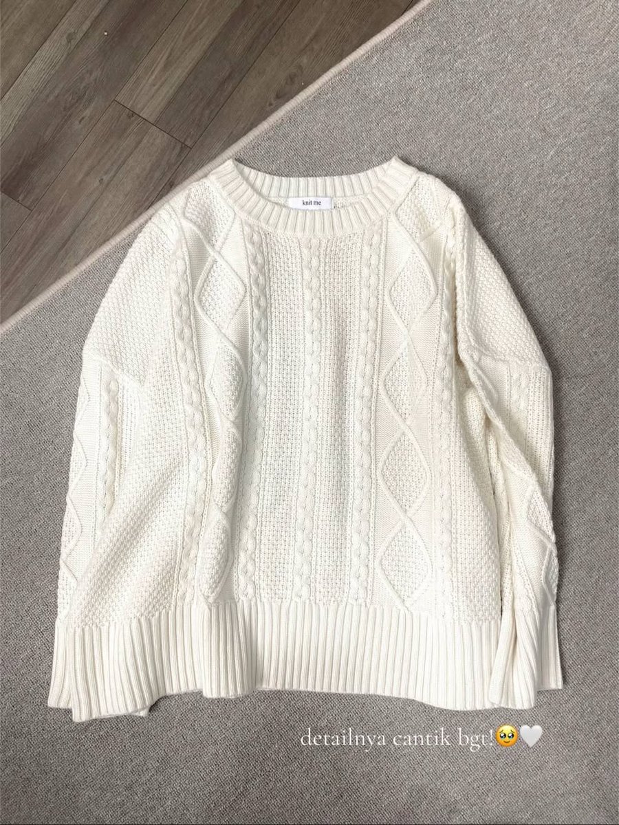 rainyychaa's tweet photo. found the prettiest knitwear &amp; surprisingly start from 80rb-an aja??!!😭🫶

simple, cozy, and worth it buat daily wear https://t.co/QV6j9BDPCi