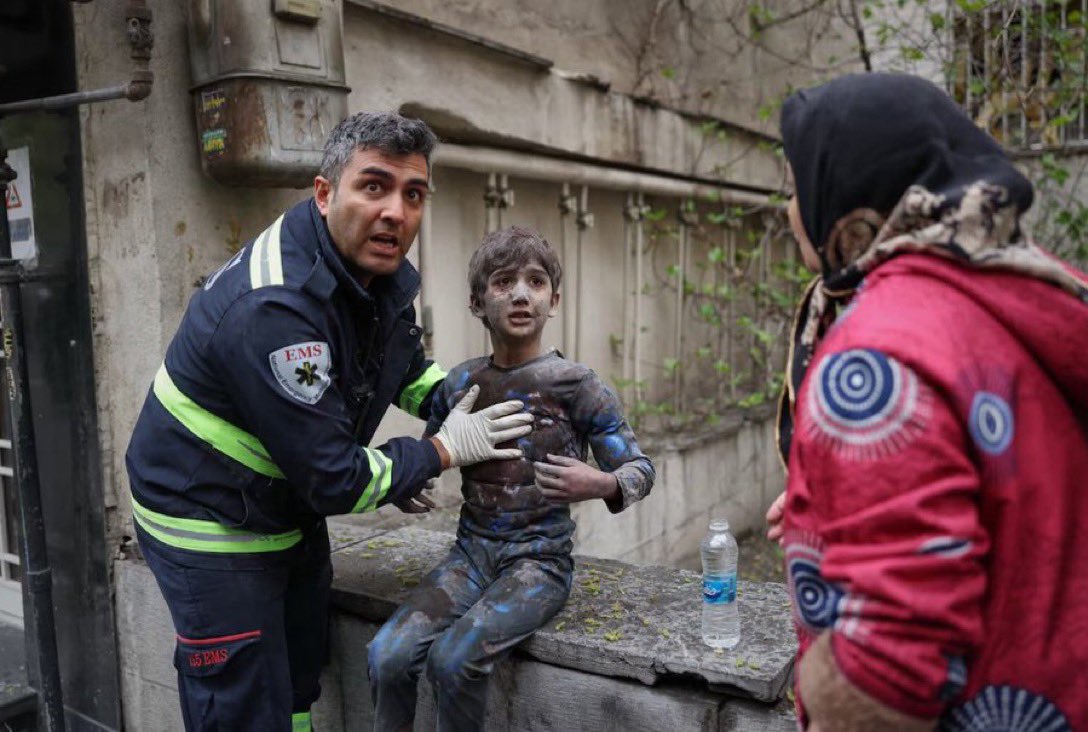 Atieh (عطیه بختیار) tweet media