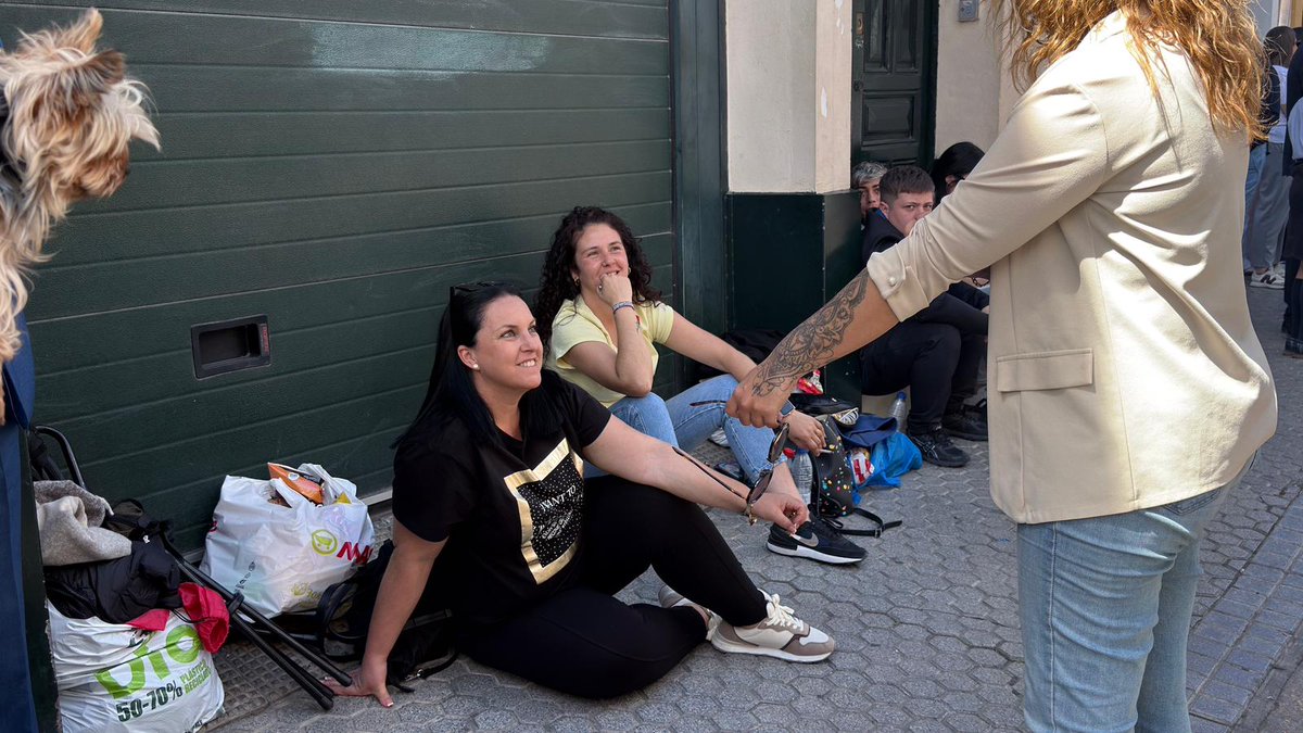 Pasión en Sevilla tweet media