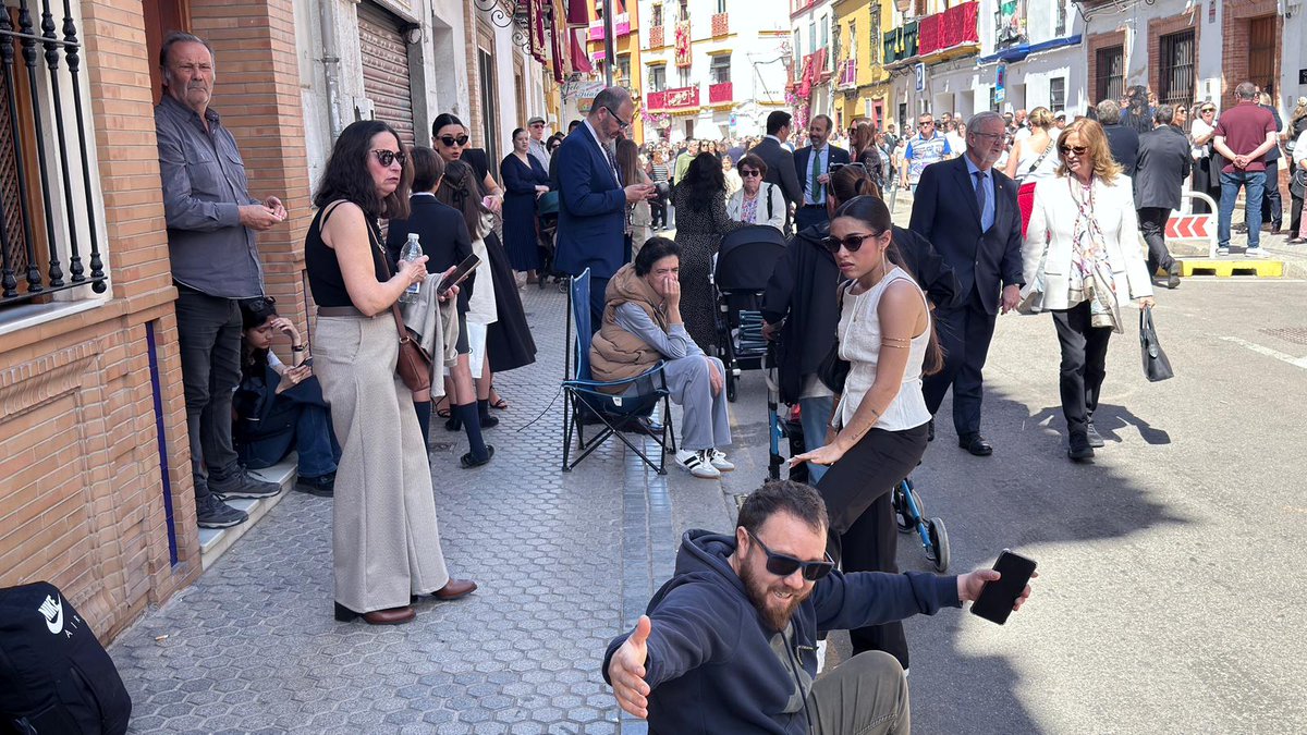 Pasión en Sevilla tweet media