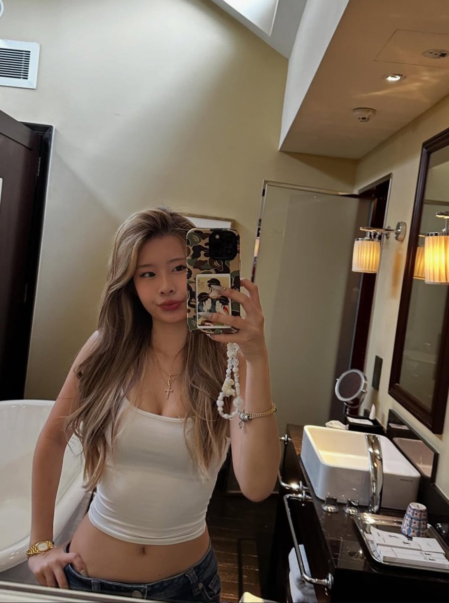 sg midriffs tweet media