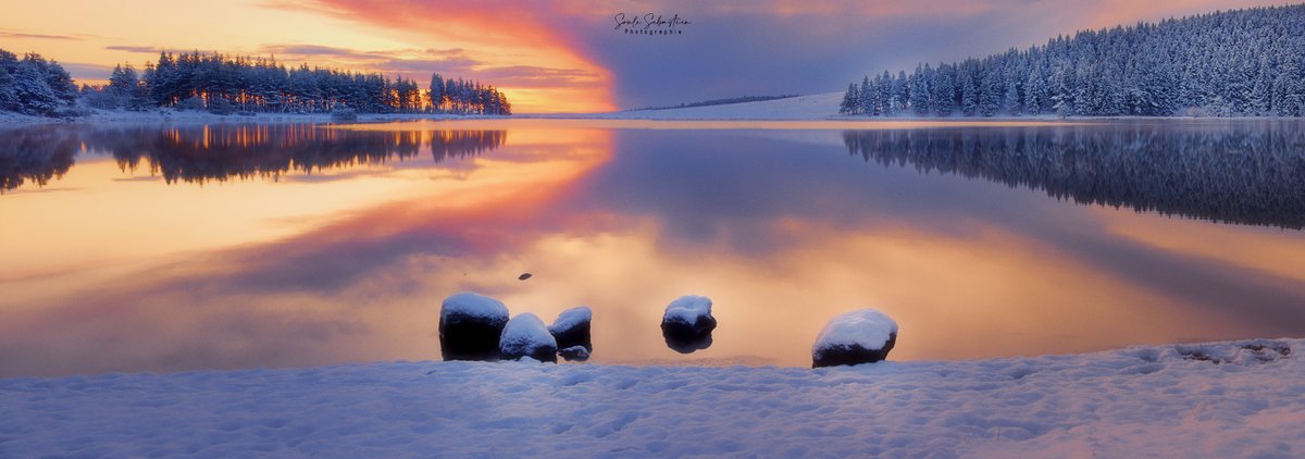 Panorama d'un de mes endroits préférés.
Panoramic view of one of my favorite quiet spots.
#sunsetphotography #NatureLover #photographyIsArt