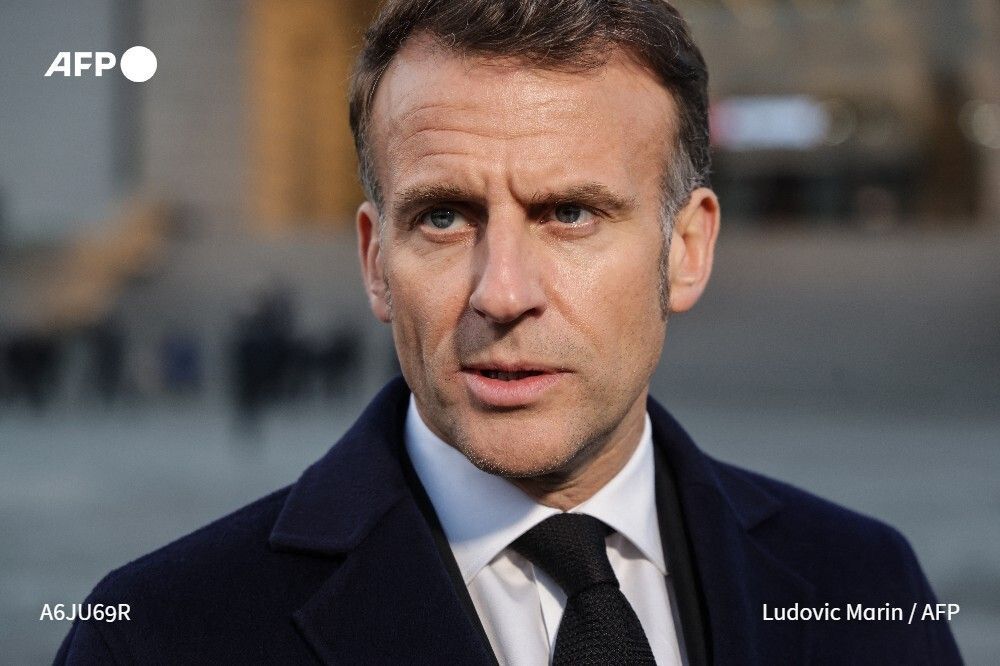 🇫🇷 French President Emmanuel Macron said on Thursday that a military operation to liberate the Strait of Hormuz is "unrealistic", expressing frustration at US President Donald Trump's alternating statements on the Iran war. 
➡️ u.afp.com/Sb8s