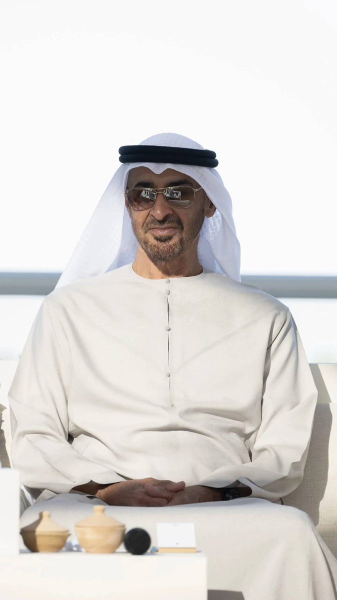 x_uae71's tweet photo. محمد بن زايد آل نهيان 🤍 https://t.co/M6XTWmn35P