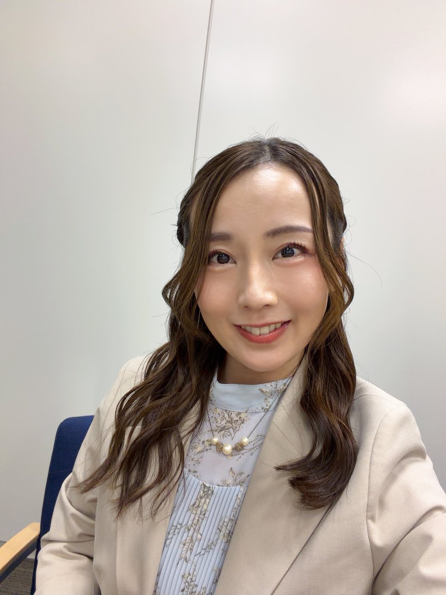 ayumi_set's tweet photo. 今日は毎年恒例になってきた某企業様の社内動画のMCをさせていただいてきました！

生成AIなど勉強しないと司会は特に話をふれないしやらないとね！
頑張る〜！

ありがとうございました〜 https://t.co/jfHVTLhsvl