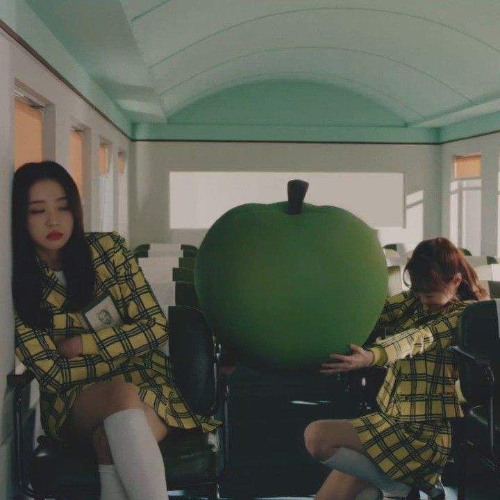 old loona pics tweet media