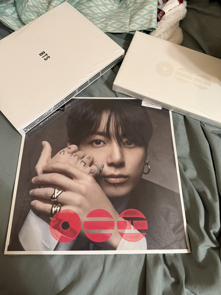 EMLAY is seeing BTS⁷🥢 tweet media