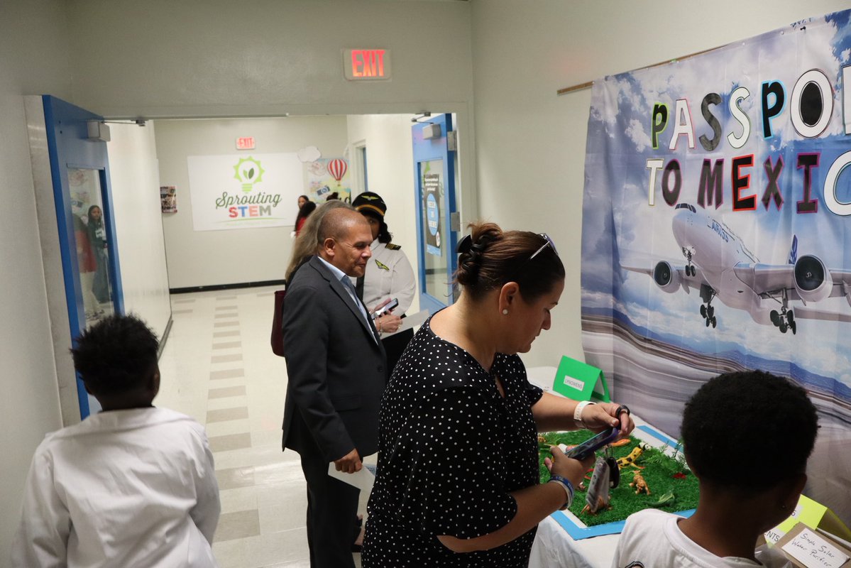 Plantation Museum Magnet School tweet media