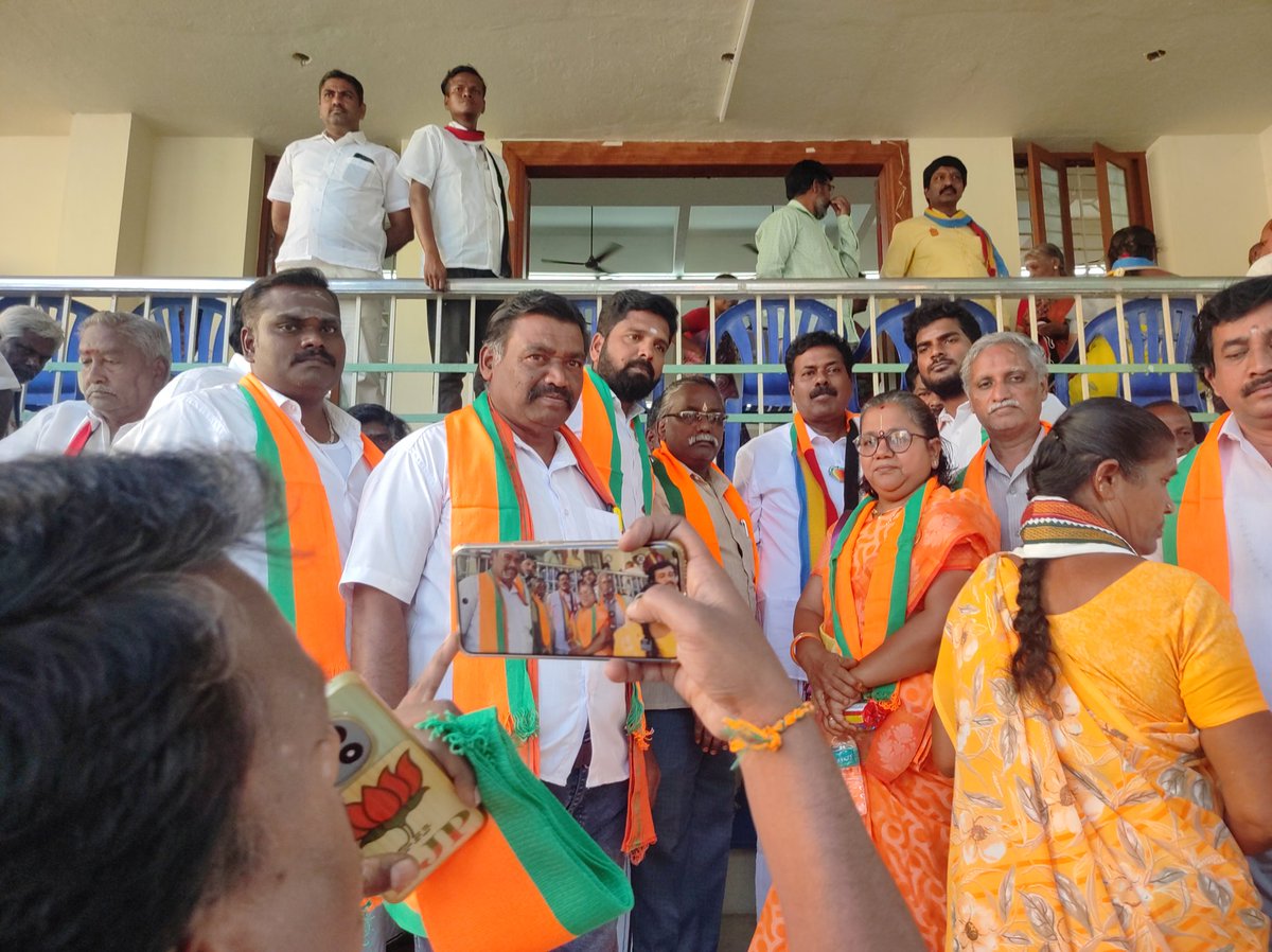 சேலம் வடக்கு சட்டமன்றத் தொகுதி வெற்றி வேட்பாளர் அண்ணன் திரு சதாசிவம் அவர்கள் அறிமுக கூட்டம் <a href="/draramadoss/">Dr ANBUMANI RAMADOSS</a> <a href="/AIADMKOfficial/">AIADMK - SayYesToWomenSafety&AIADMK</a> <a href="/BJP4TamilNadu/">BJP Tamilnadu</a> <a href="/ammkofficial/">AMMA MAKKAL MUNNETTRA KAZAGAM</a>