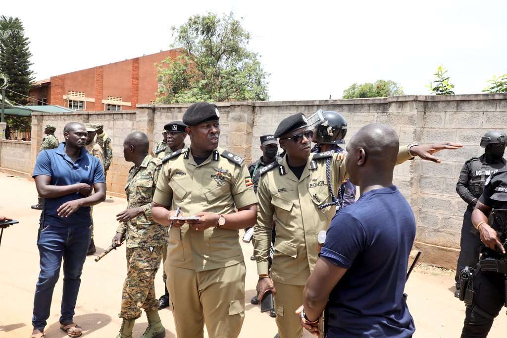 Uganda Police Force tweet media