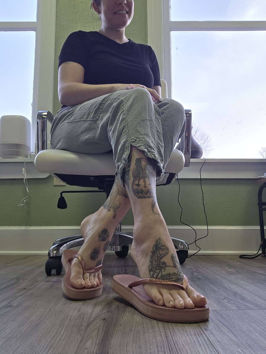 Rebecca 🎀🍭 tweet media