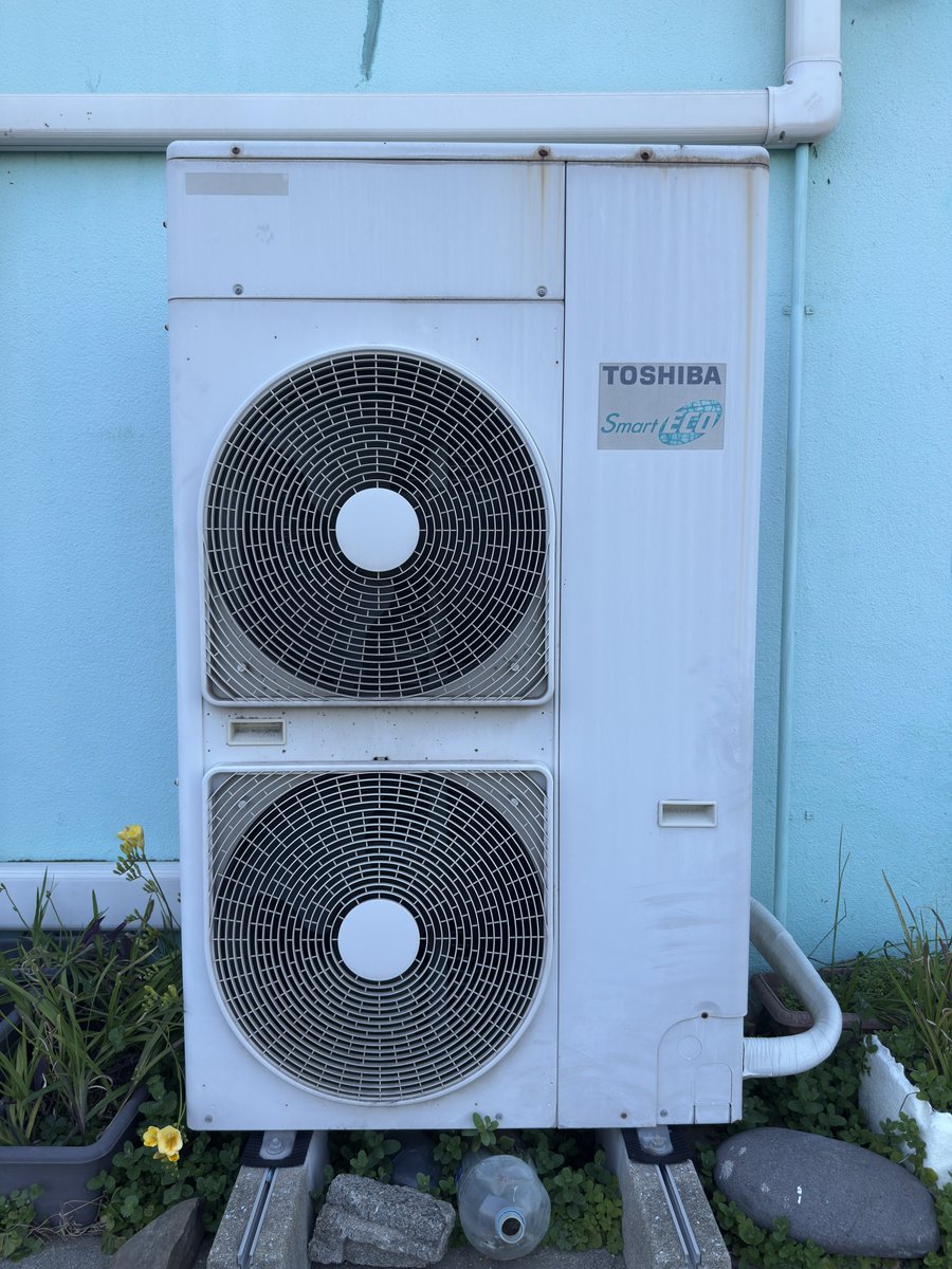 krmtstgik's tweet photo. ノッポTOSHIBA

#室外機 https://t.co/dgxEEshylv