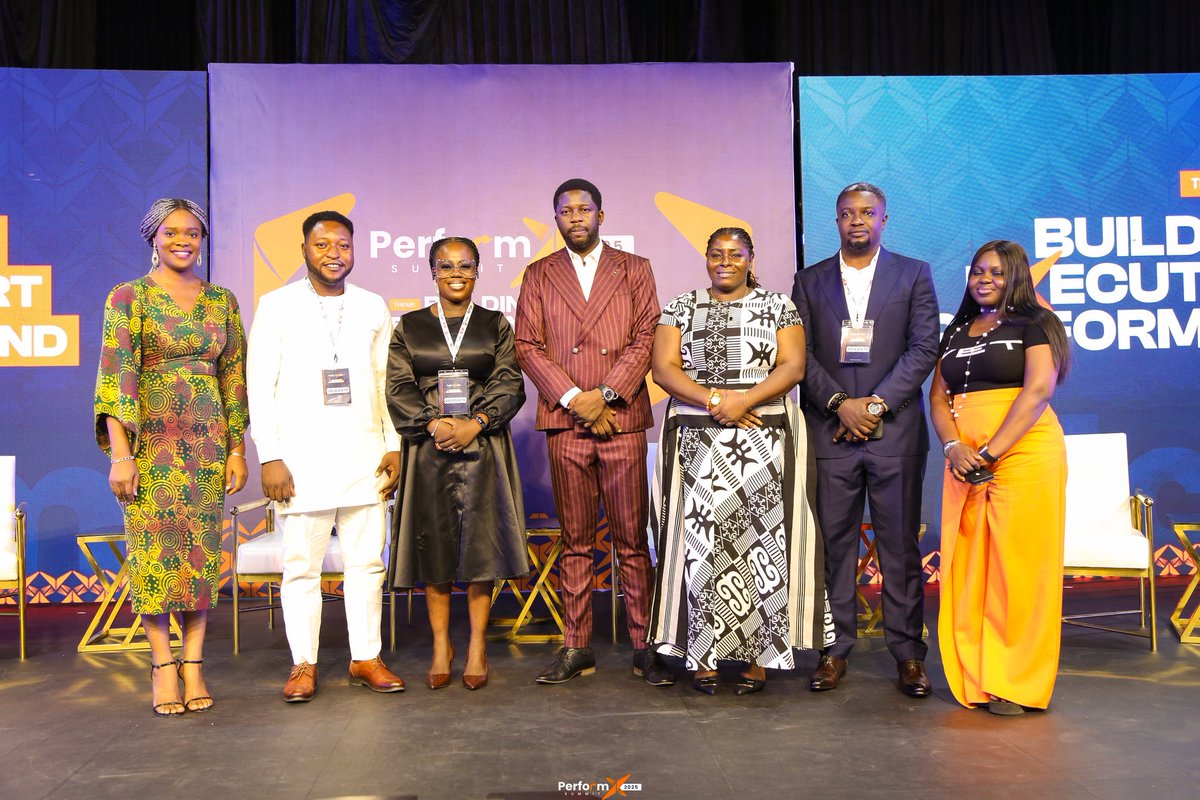 performxnexus's tweet image. How does the mindset of high performance shape the world of real estate and business? 

Oluwatosin Adeogun joined us to bridge the gap between industry excellence and core individual performance. 

#PerformX2025 #RealEstateInnovation #ExecutivePerformance #ExecuteSmart