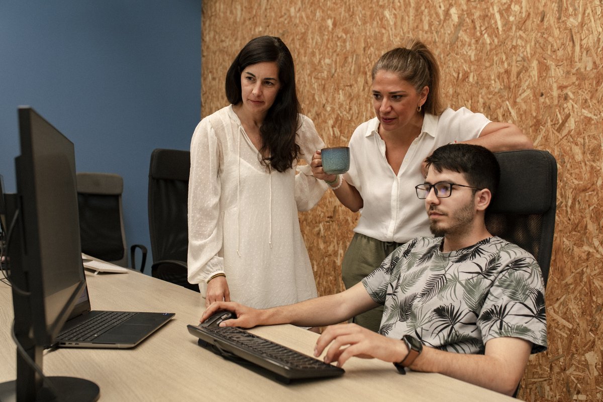 _rindus_'s tweet photo. Feedback is not always easy.
But it shows us what we canโt see on our own.
Thatโs where growth begins.
At rindus, Team Captains help turn feedback into real progress.
#DrivingGrowth #Onerindus https://t.co/wXQPRPqjdP
