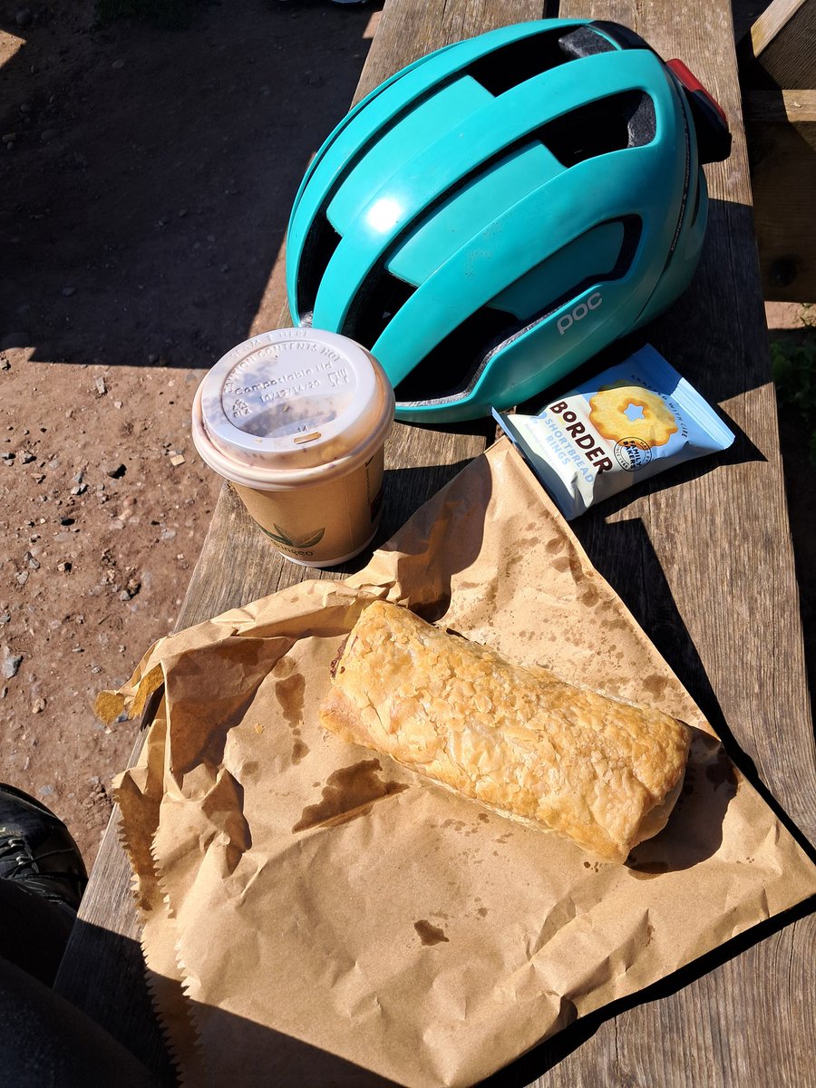 CB_cycles's tweet image. Afternoon! 🚴‍♂️🌞☕️🏖😁 #cycling #sunshine #seaside #Devon