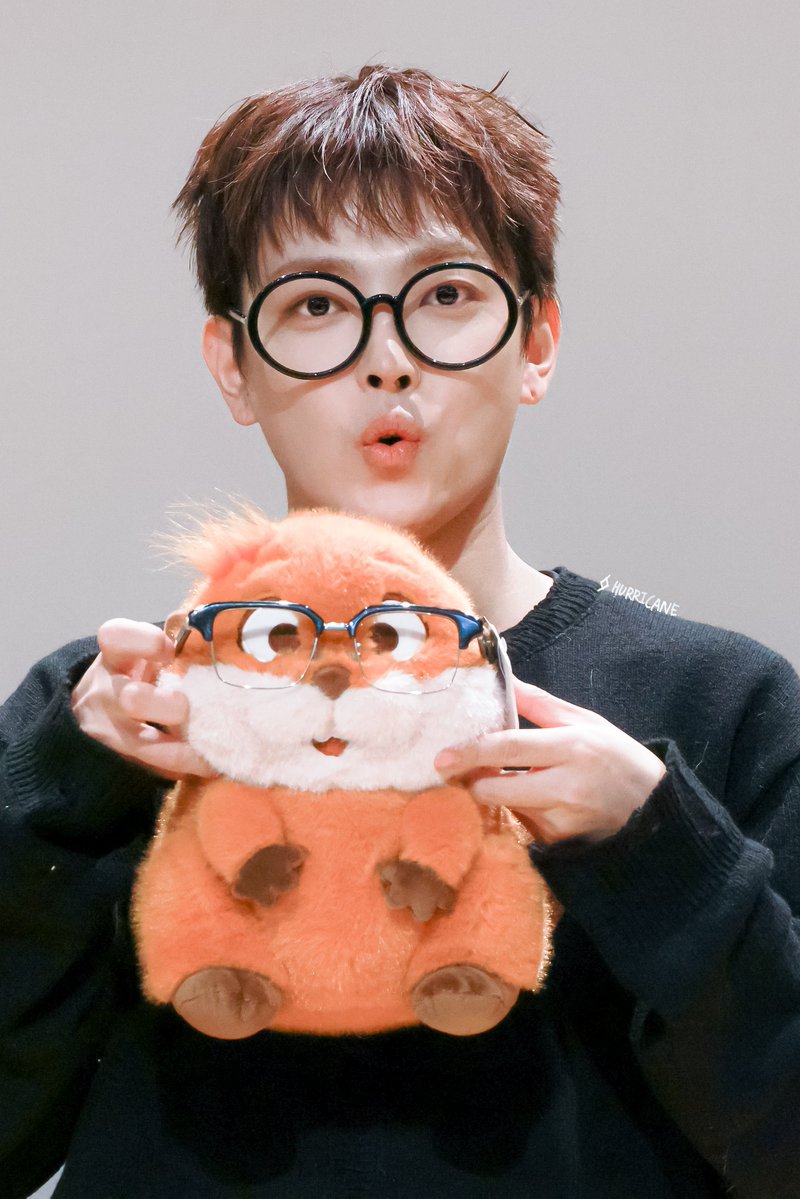 𝙃𝙐𝙍𝙍𝙄𝘾𝘼𝙉𝙀 tweet media