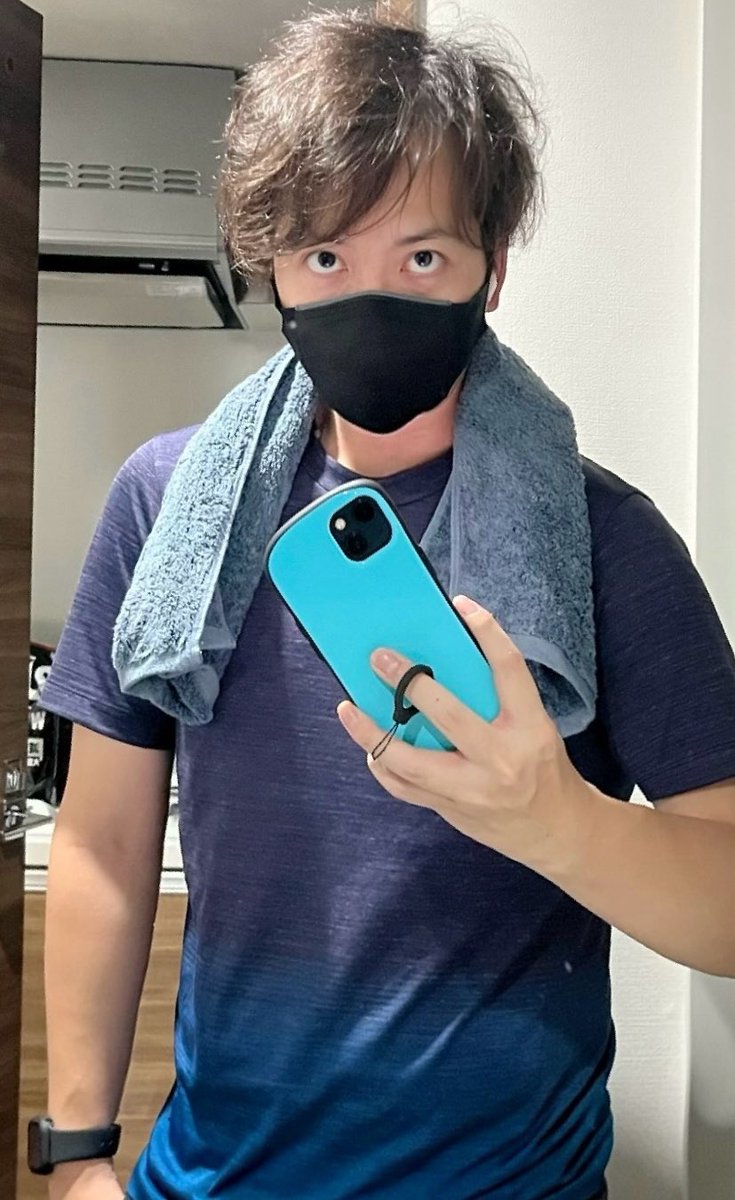 りいさ tweet media