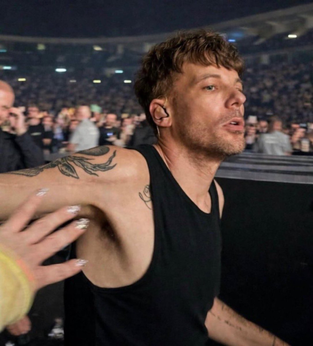 Louis Tomlinson Updates tweet media