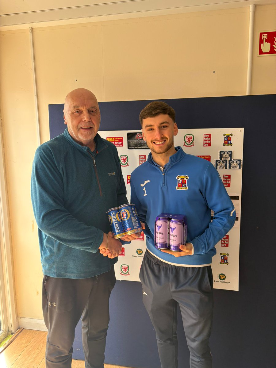 moldalexfc1929's tweet photo. Congratulations to Joe Smith who was winner of the first team player of the month award for February 👏

Last Saturday Joe was presented with his award by Gary Austin, who also kindly supplied the award 👏 https://t.co/lPZgcSY9mh