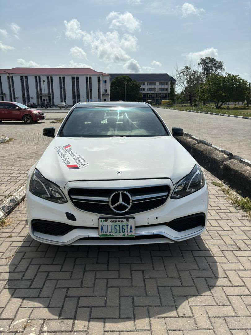 Fourwheelsautos's tweet image. 2015 Mercedes-Benz E63 AMG 🔥

Yes, you’re seeing the price right.

Hand-built AMG V8 performance. Brutal power, luxury finish and timeless design.

This is not a regular E-Class.

💰 ₦12.5M
📍 #Lagos

If you understand what E63 means, you won’t scroll past this.

Serious buyers