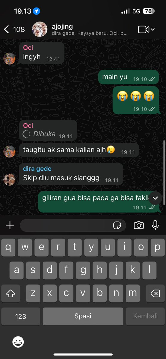 benci ah kalo ngemis ngemis minta main (ogah diem bgt deh gue)