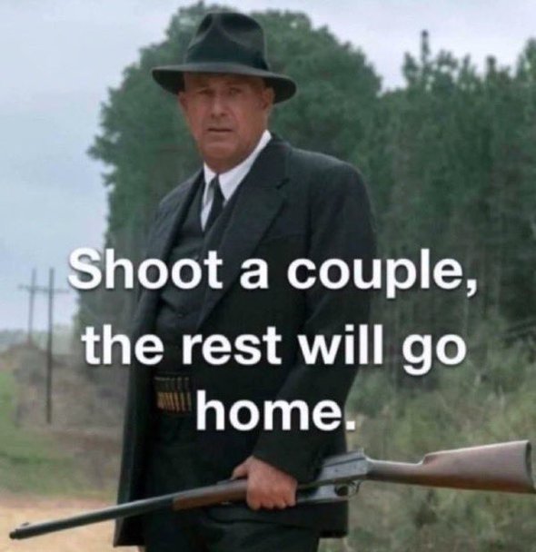 Hooters Aor tweet media