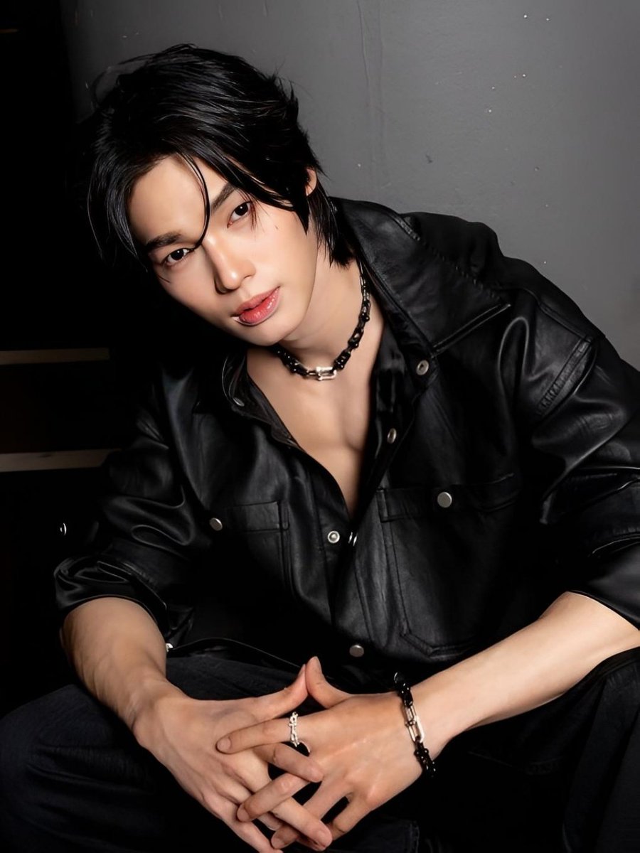 win pics tweet media